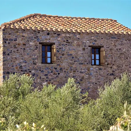 Liotrivi Historical Mansion And Boutique
