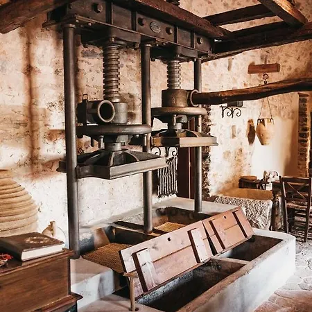 Отель Liotrivi Historical Mansion And Boutique Монемвазия