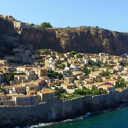 Liotrivi Historical Mansion And Boutique 4*
