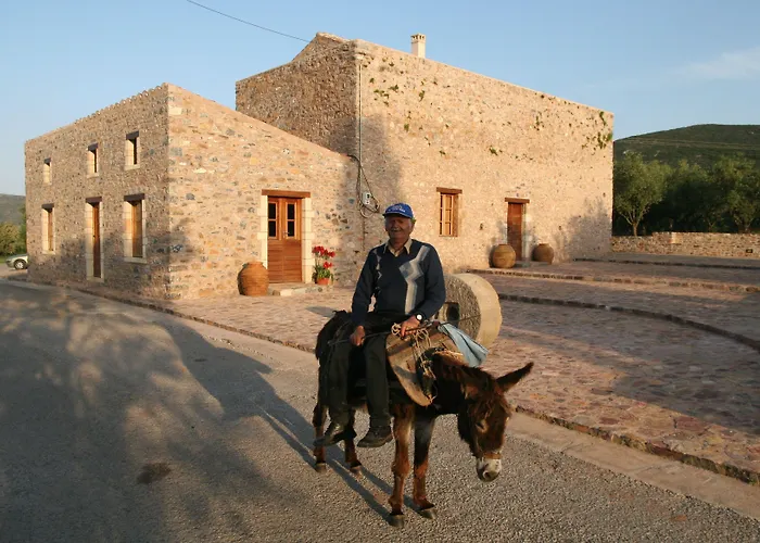 Liotrivi Historical Mansion And Boutique