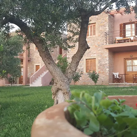 Liotrivi Historical Mansion And Boutique 4*