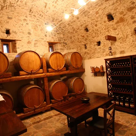 Liotrivi Historical Mansion And Boutique 4*