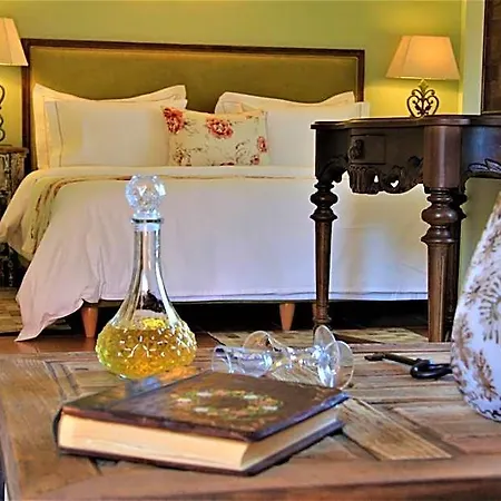 Liotrivi Historical Mansion And Boutique