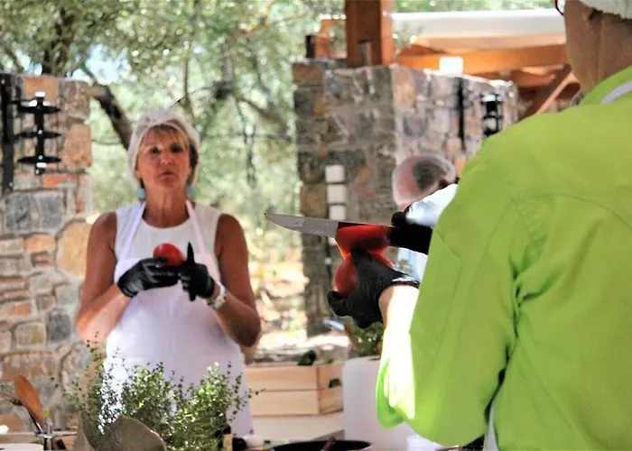 Liotrivi Historical Mansion And Boutique Μονεμβασιά