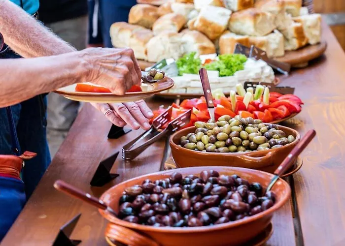 Liotrivi Historical Mansion And Boutique Μονεμβασιά