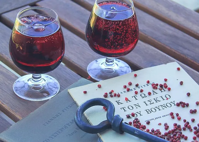 Liotrivi Historical Mansion And Boutique Μονεμβασιά