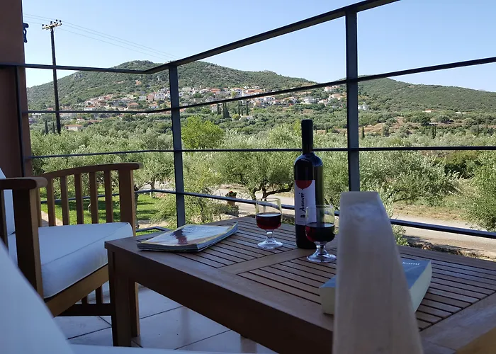 Liotrivi Historical Mansion And Boutique Μονεμβασιά