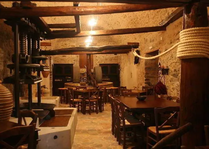 Liotrivi Historical Mansion And Boutique