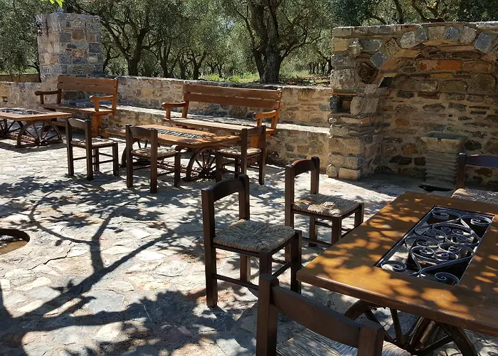 Liotrivi Historical Mansion And Boutique Μονεμβασιά