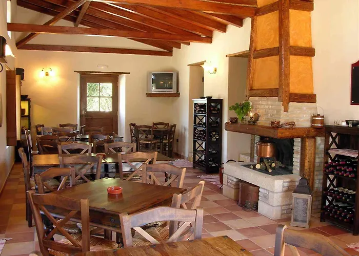 Liotrivi Historical Mansion And Boutique Μονεμβασιά