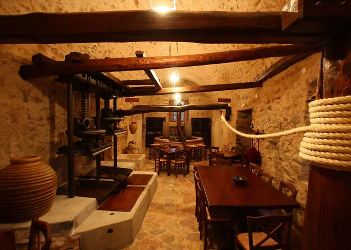 Liotrivi Historical Mansion And Boutique