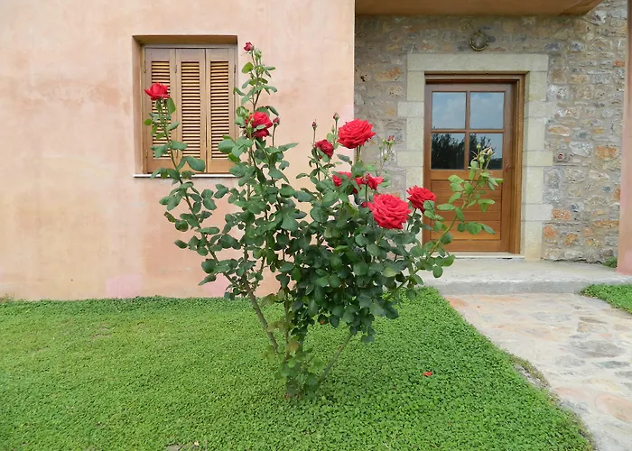 Liotrivi Historical Mansion And Boutique 4* Монемвазия