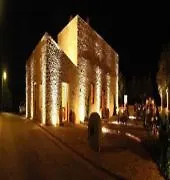 Liotrivi Historical Mansion And Boutique モネンバシア